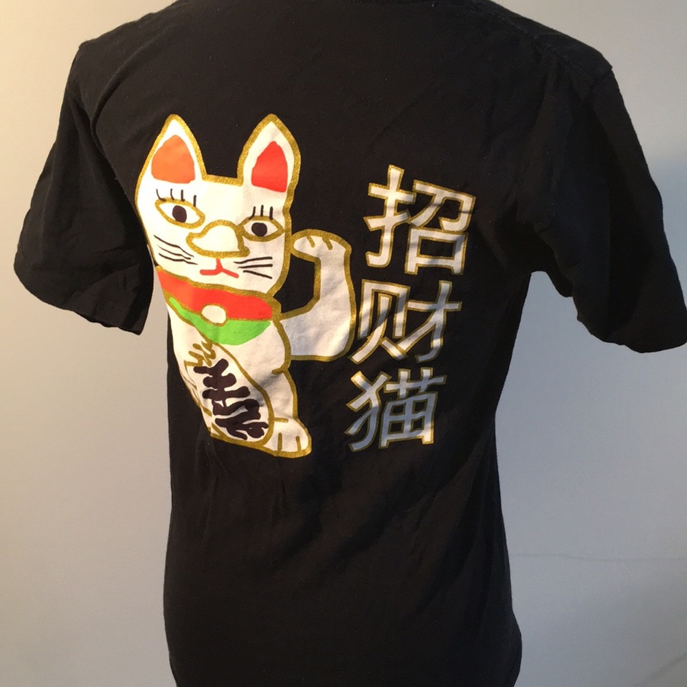 a.lab. Cat Waving T-shirt - Picture 2 of 3